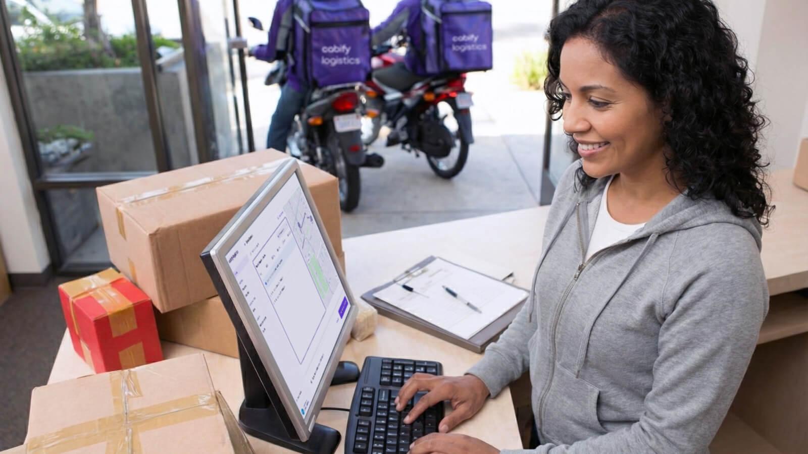 Decisores de ecommerce evaluando estrategia logística